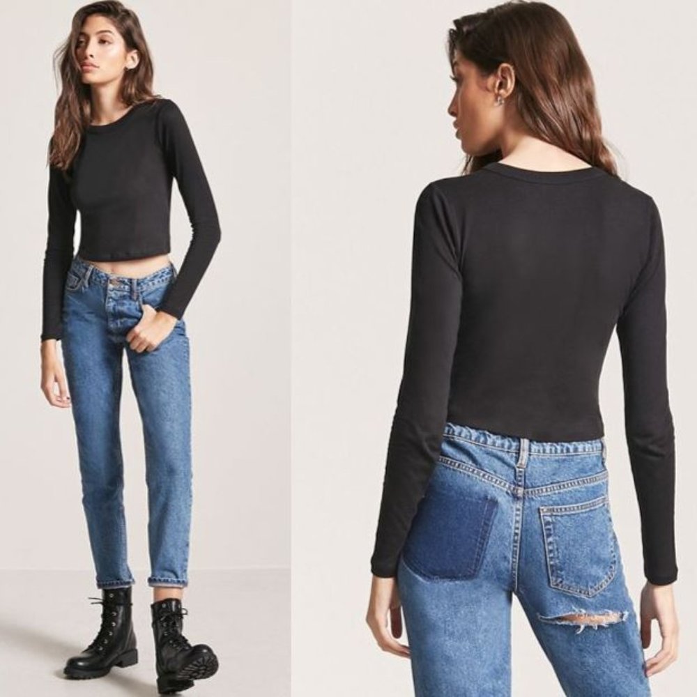 Forever21 Crew Neck Long Sleeve Semi-Cropped Stretchy Tee - Size Small